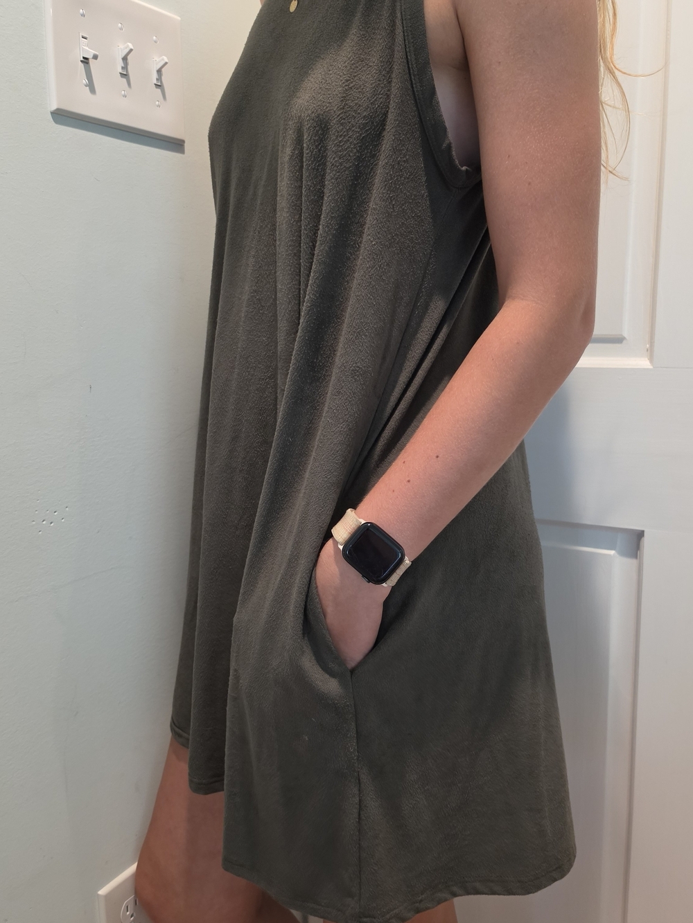Alya Olive Green Sleeveless Midi Dress with Pockets
